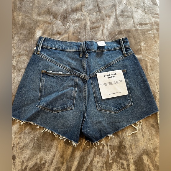 Good American high rise shorts - Picture 3 of 3